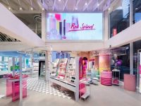 Customer Experience - Cửa Hàng Flagship