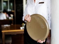 Bài toán nhân lực nhà hàng: Cạnh tranh về lương là con đường nhanh nhất dẫn đến thất bại