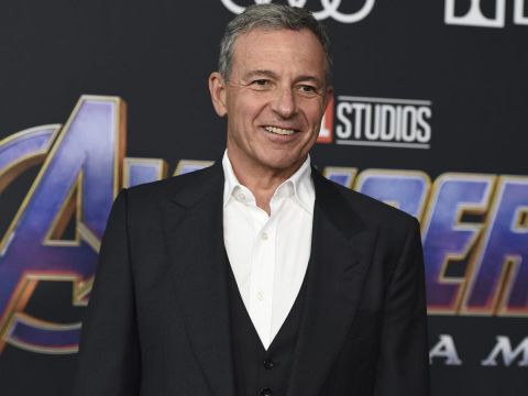 Ông Bob Iger bất ngờ từ chức CEO Disney