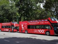Vincom khởi động lễ hội mua sắm Đỏ với Luxury Roadshow cực ấn tượng