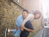 “Phá băng” khoảng cách với người tiêu dùng trẻ bằng 21 câu hỏi tham khảo từ Tinder