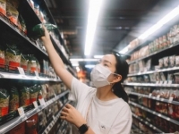 NielsenIQ: Tình huống khó xử của doanh nghiệp FMCG – Quá nhiều sản phẩm, quá ít không gian trưng bày