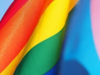 Thương hiệu ủng hộ LGBT+ bằng việc thay logo cầu vồng lục sắc, liệu đã đủ?