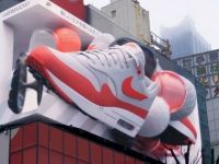 Nike “gây sốt” với quảng cáo 3D OOH trước thềm sự kiện Air Max Day 2022