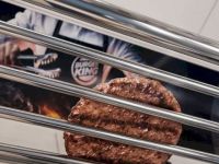 Burger King “đánh thức vị giác” thực khách với quảng cáo hấp dẫn trên tàu điện ngầm ở Hàn Quốc