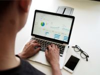 Top 5 công cụ phân tích fanpage đối thủ hiệu quả