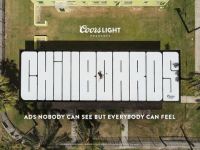 Chiến dịch “Chillboards” của Coors Light mang đến sáng kiến hạ nhiệt cho các ngôi nhà trong mùa hè