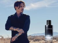 Johnny Depp ký hợp đồng trị giá kỷ lục với Dior