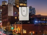 Chiếc túi màu trắng khổng lồ của Apple “phủ sóng” các bảng quảng cáo trên thế giới mùa lễ hội