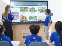 Apollo English nâng cấp toàn diện Hệ sinh thái Học tập “Đo ni đóng giày”