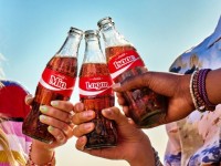 Coca-Cola tái khởi động chiến dịch “Share a Coke” trên toàn cầu
