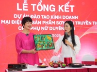 Công ty Coca-Cola Việt Nam đưa thương mại điện tử đến với làng nghề sơn mài Hạ Thái