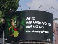 Loạt OOH mang thông điệp “Con chỉ muốn vô tư” bị gỡ bỏ
