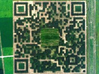 Ambient Advertising: Ngôi làng dựng mã QR khổng lồ để quảng bá du lịch