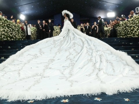 Phía sau thảm đỏ Met Gala: Từ bài toán ROI triệu đô đến chiến lược “thống trị” văn hóa đại chúng